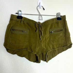 Roxy Womens Shorts Color Green Tie Waist Loose Fit Size Medium Zip Pockets
